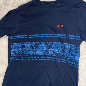 Oakley mens large tropical blue shirt